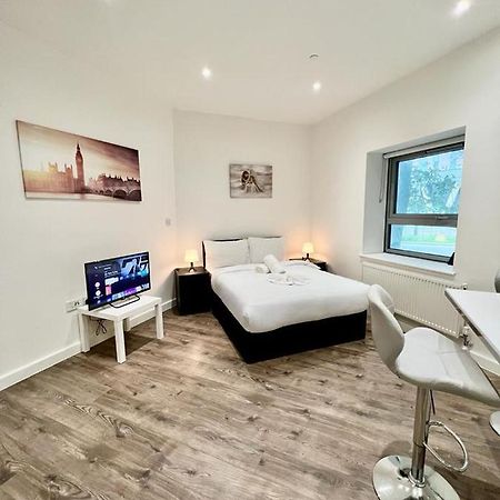 Alarabi Apartments-Studio Flat Κρόιντον Εξωτερικό φωτογραφία