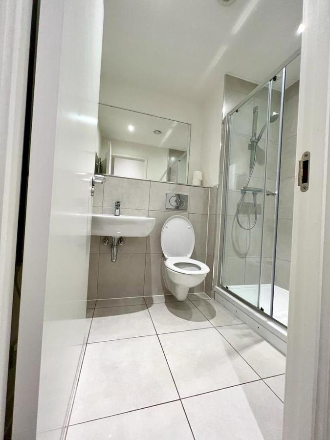 Alarabi Apartments-Studio Flat Κρόιντον Εξωτερικό φωτογραφία